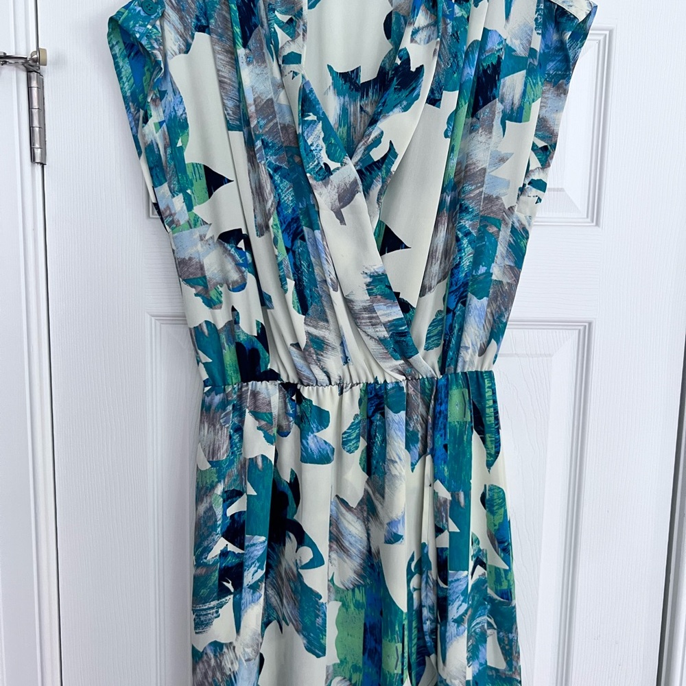 Ladies Size Medium "Collective Concepts" Teal and White Maxi Dress SEXY GUC ❤️